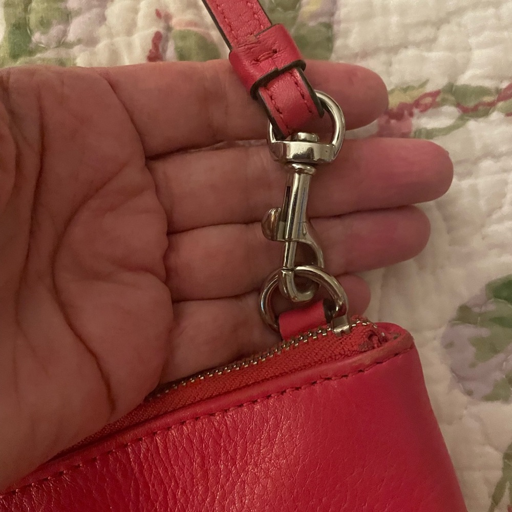 COACH Leather Crossbody Bag.  Hot Pink.  Excellent condition. - Picture 5 of 13